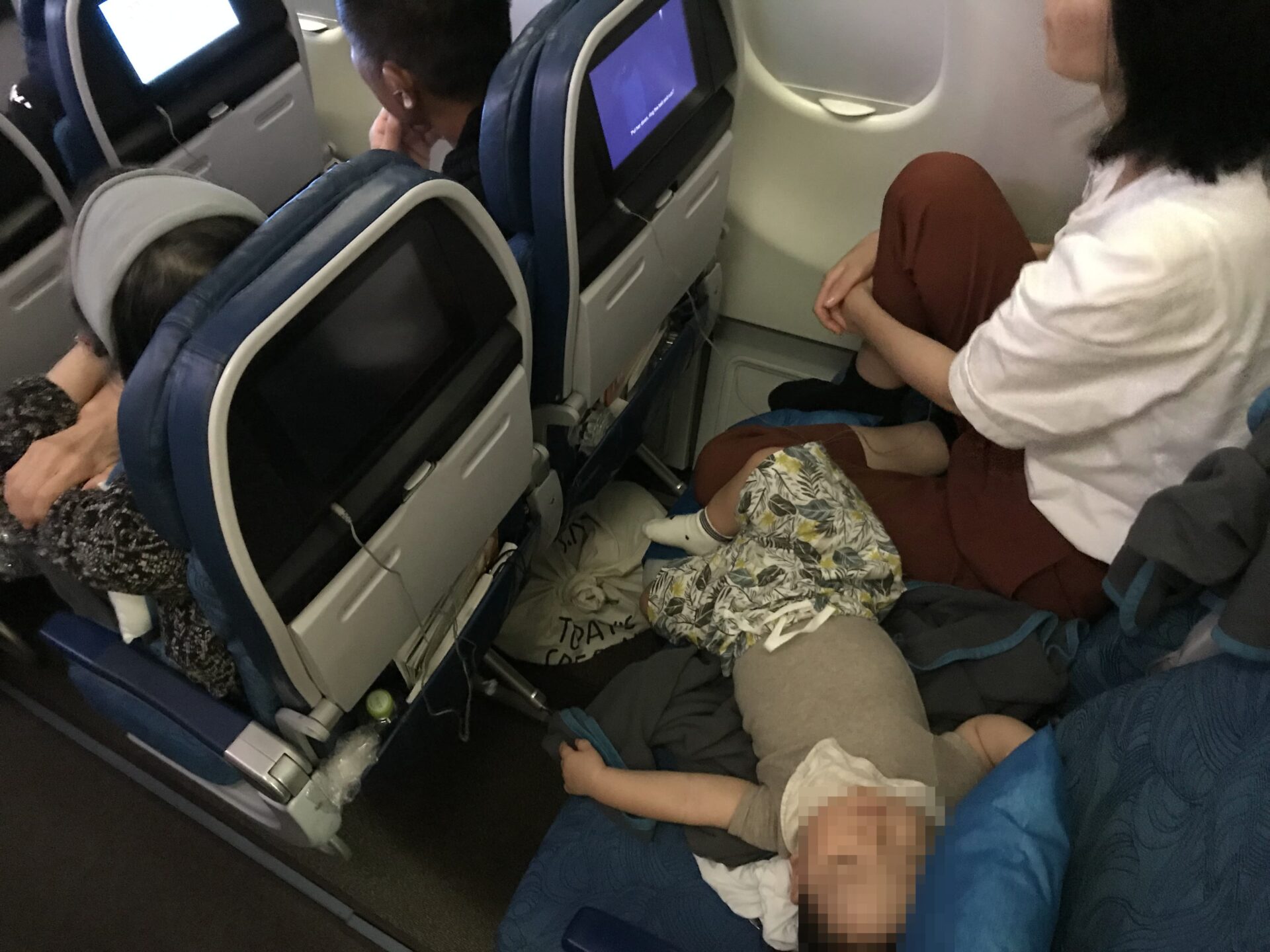 海外への関門！1歳赤ちゃんの機内のすごし方は？ハワイアン航空の場合